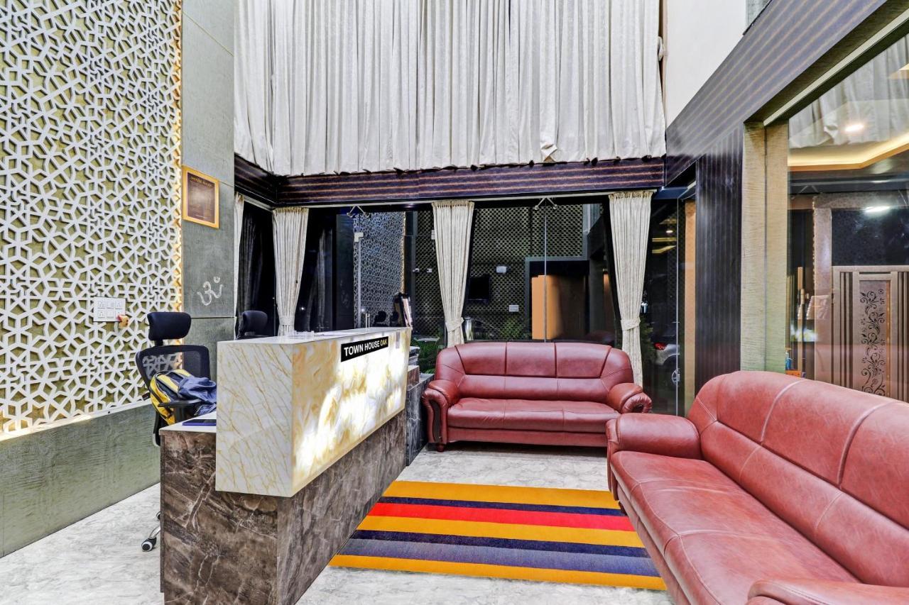 Townhouse Oak Dreamland Suites Yelahanka Buitenkant foto