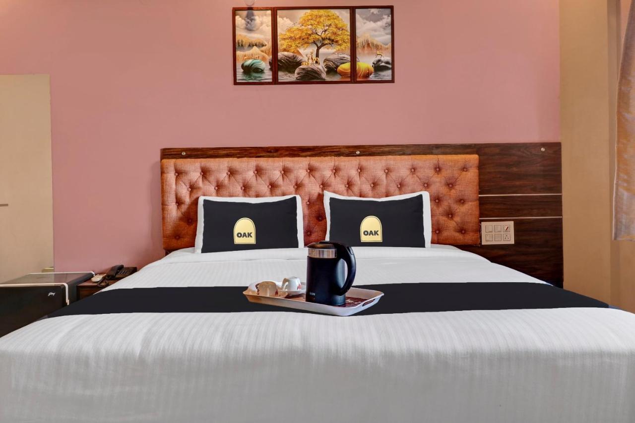 Townhouse Oak Dreamland Suites Yelahanka Buitenkant foto